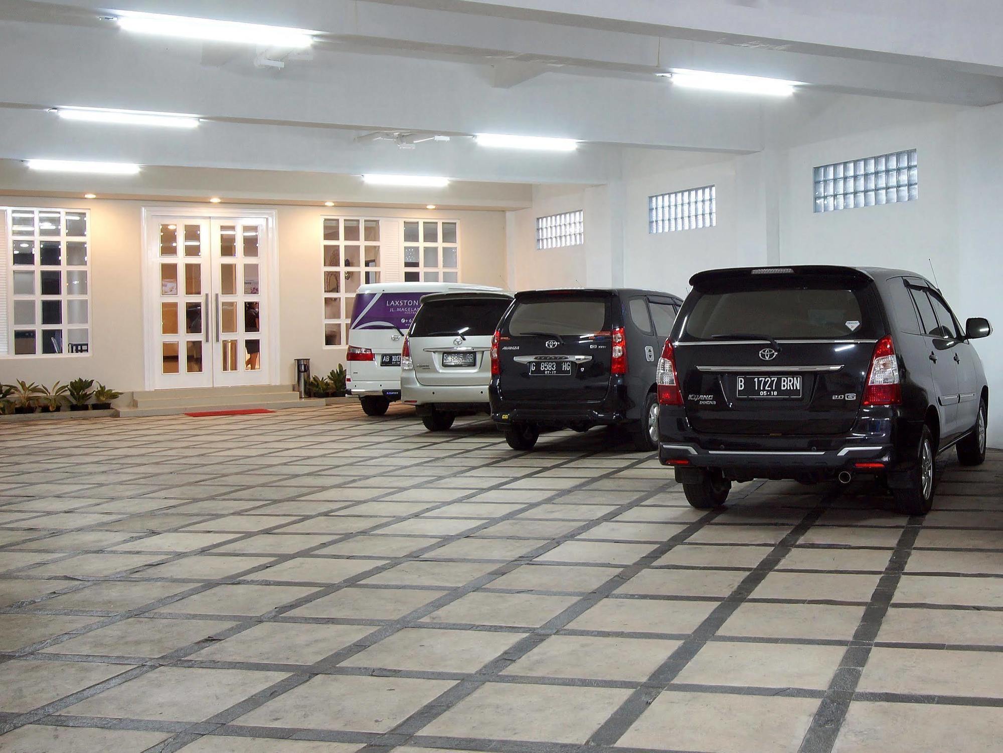 Laxston Hotel Yogyakarta Extérieur photo